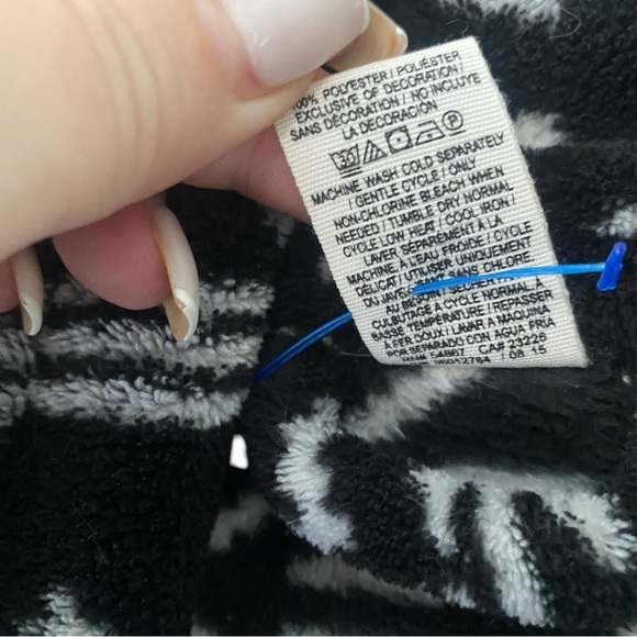 PINK Plush Robe I Size: XS/S - Picture 8 of 8